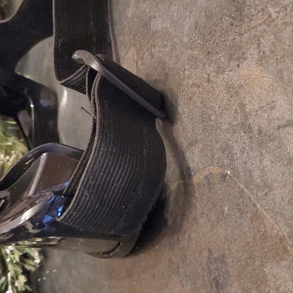 Ski & Riding Goggles - Picture 2 of 5